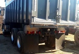 یک دستگاه کمپرسی  اکسورده چرخ