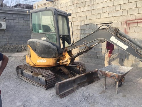 مینی بیل JOHN DEER