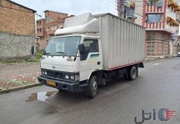کامیونت مدل ۸۸ بی رنگ